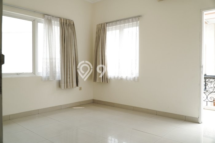 Rumah Elit Modern Tanpa Renovasi di Pluit Jakarta Utara Rumah Elit Modern Tanpa Renovasi di Pluit Jakarta Utara