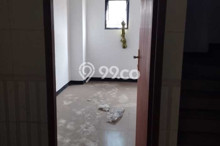 Rumah Kost Dijual di Penjaringan, Jakarta Utara, Spesifikasi 16 KT, 16 KM, 300m2 Rumah Kost Dijual di Penjaringan, Jakarta Utara, Spesifikasi 16 KT, 16 KM, 300m2
