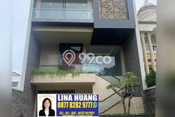 Disewakan! Rumah 3 Kamar Tidur &
3 Kamar Mandi di Pantai Indah Kapuk, Jakarta Utara Disewakan! Rumah 3 Kamar Tidur &
3 Kamar Mandi di Pantai Indah Kapuk, Jakarta Utara