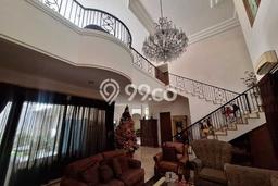 Dijual Rumah Mewah Elegan Dengan View Eksklusif di Pondok Indah, Jakarta Selatan Dijual Rumah Mewah Elegan Dengan View Eksklusif di Pondok Indah, Jakarta Selatan
