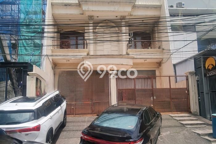 Ruko Dijual di Jakarta Utara LT 240m2 & LB 480m2 Lokasi Terbaik! Ruko Dijual di Jakarta Utara LT 240m2 & LB 480m2 Lokasi Terbaik!