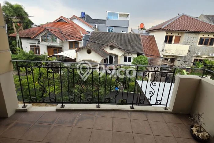 Disewakan! Rumah 5 Kamar Tidur &
3 Kamar Mandi di Pasteur, Bandung Disewakan! Rumah 5 Kamar Tidur &
3 Kamar Mandi di Pasteur, Bandung