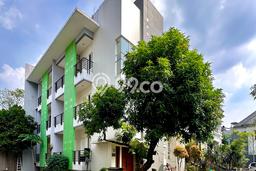 Rumah Nyaman 12 Kamar Lokasi Sejuk di Gatot Subroto, Jakarta Selatan Rumah Nyaman 12 Kamar Lokasi Sejuk di Gatot Subroto, Jakarta Selatan