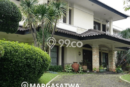 Ready to Use! Luxury House LT 1061m2 Desain Elegan di Ragunan Ready to Use! Luxury House LT 1061m2 Desain Elegan di Ragunan
