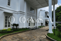 Dijual Rumah Premium dengan Fasilitas Sekitar Komplit di Menteng, Jakarta Pusat Dijual Rumah Premium dengan Fasilitas Sekitar Komplit di Menteng, Jakarta Pusat