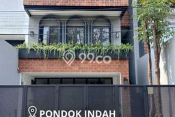 Ready to Use! Luxury House LT 140m2 Desain Modern di Pondok Indah Ready to Use! Luxury House LT 140m2 Desain Modern di Pondok Indah