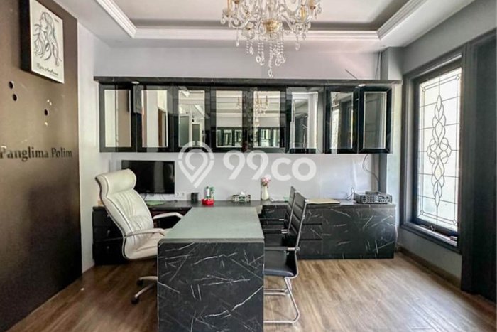Unit Komersial Dijual di Jakarta Selatan LT 123m2 & LB 180m2 Unit Komersial Dijual di Jakarta Selatan LT 123m2 & LB 180m2