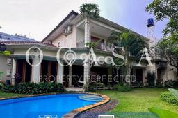 Ready to Use! Luxury House LT 1200m2 Desain Elegan di Kemang Ready to Use! Luxury House LT 1200m2 Desain Elegan di Kemang