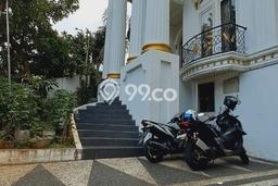 Rumah Luxury Modern Tanpa Renovasi di Kramat Jakarta Pusat Rumah Luxury Modern Tanpa Renovasi di Kramat Jakarta Pusat