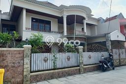 Rumah Elit Modern Tanpa Renovasi di Pondok Kelapa Jakarta Timur Rumah Elit Modern Tanpa Renovasi di Pondok Kelapa Jakarta Timur