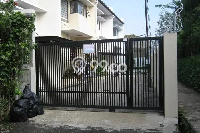 Rumah Elit Modern Siap Huni di Pasteur Bandung Rumah Elit Modern Siap Huni di Pasteur Bandung