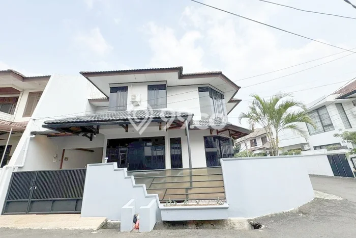 Jarang Ada! Rumah Sewa 5 Kamar Bagus Siap Huni Pejaten Jarang Ada! Rumah Sewa 5 Kamar Bagus Siap Huni Pejaten