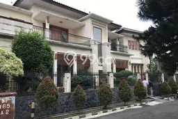 Jual Cepat Hunian Elegan Klasik di Jakarta Barat Jual Cepat Hunian Elegan Klasik di Jakarta Barat