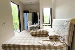 Disewakan! Rumah 3 Kamar Tidur &
2 Kamar Mandi di Cirendeu, Jakarta Selatan Disewakan! Rumah 3 Kamar Tidur &
2 Kamar Mandi di Cirendeu, Jakarta Selatan