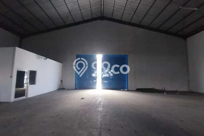 LOKASI BISNIS! Gudang For Rent Kawasan Buduran, Luas 920m2m², Akses Strategis LOKASI BISNIS! Gudang For Rent Kawasan Buduran, Luas 920m2m², Akses Strategis