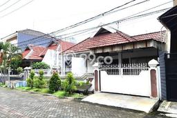Hunian Elit LB 250m2 Siap Pakai Desain Elegan di Manyar, Surabaya Hunian Elit LB 250m2 Siap Pakai Desain Elegan di Manyar, Surabaya