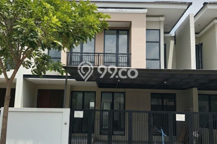Jual Rumah Luas Megah Dengan View Cantik di Pondok Tjandra, Sidoarjo Jual Rumah Luas Megah Dengan View Cantik di Pondok Tjandra, Sidoarjo