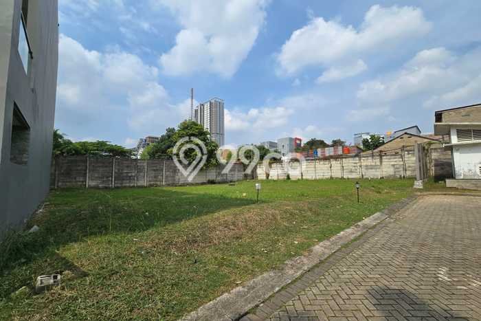 Tanah Dijual Lokasi Strategis di Jakarta Selatan dengan Luas 245m2 Tanah Dijual Lokasi Strategis di Jakarta Selatan dengan Luas 245m2
