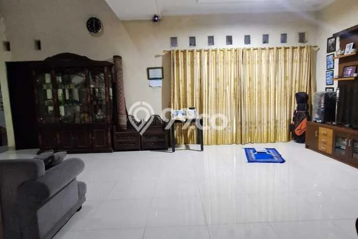 Siap Huni Hunian Elit 6 Kamar di Ciracas Dekat ke Mana Pun Siap Huni Hunian Elit 6 Kamar di Ciracas Dekat ke Mana Pun