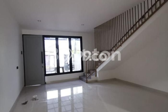 For Sale Rumah 3 Kamar Lokasi Ideal Nyaman dan Strategis di Waru For Sale Rumah 3 Kamar Lokasi Ideal Nyaman dan Strategis di Waru