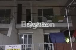 Dijual Rumah 4 Kamar Lokasi Ideal Nyaman dan Strategis di Waru Dijual Rumah 4 Kamar Lokasi Ideal Nyaman dan Strategis di Waru