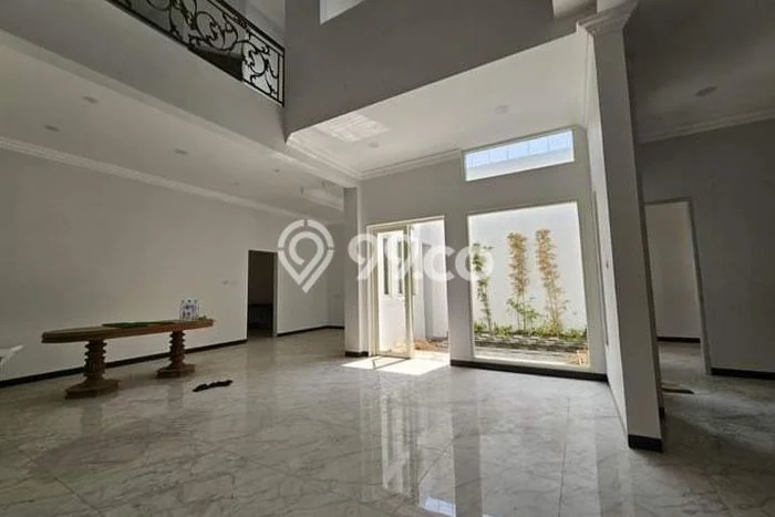 Rumah Mewah Dijual LT 300m2 di Jemursari, Surabaya Rumah Mewah Dijual LT 300m2 di Jemursari, Surabaya