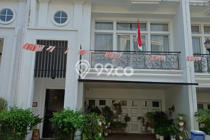 For Sale! Luxury House LT 121m2 Desain Elegan di Puri Indah For Sale! Luxury House LT 121m2 Desain Elegan di Puri Indah