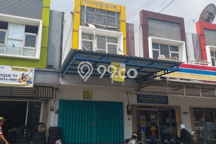 FOR SALE! Ruko di Driyorejo Gresik, LT 108m2, LB 297m2 FOR SALE! Ruko di Driyorejo Gresik, LT 108m2, LB 297m2