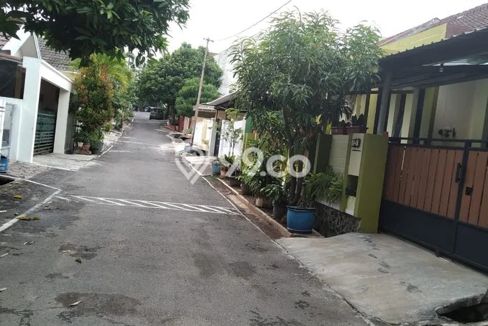 Rumah Strategis Modern Lb 180m2 di Banyumanik, Semarang Rumah Strategis Modern Lb 180m2 di Banyumanik, Semarang