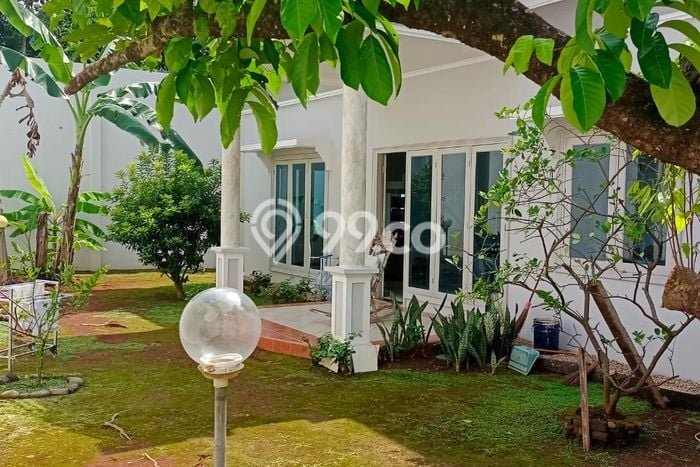 Rumah Luxury Modern Tanpa Renovasi di Srondol Semarang Rumah Luxury Modern Tanpa Renovasi di Srondol Semarang