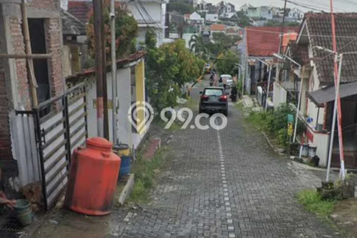For Sale Rumah 2 Kamar Lokasi Ideal Nyaman dan Strategis di Tembalang For Sale Rumah 2 Kamar Lokasi Ideal Nyaman dan Strategis di Tembalang