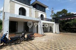 For Sale Rumah 3 Kamar Lokasi Ideal Nyaman dan Strategis di Banyumanik For Sale Rumah 3 Kamar Lokasi Ideal Nyaman dan Strategis di Banyumanik