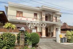 Rumah Kost untuk Dijual di Banyumanik dengan 22 KT, 22 KM, Luas 533m2 Rumah Kost untuk Dijual di Banyumanik dengan 22 KT, 22 KM, Luas 533m2