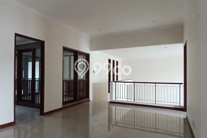 Hot Offer Hunian Mewah Ideal dan Luas di Wiyung, Surabaya Hot Offer Hunian Mewah Ideal dan Luas di Wiyung, Surabaya