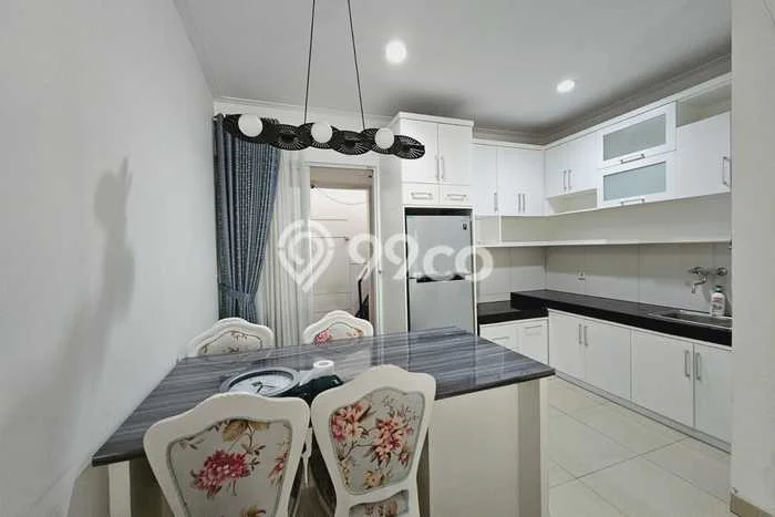Rumah Kontrakan Jakarta Barat LT 90m2 LB 120m2 Area Green Lake City Rumah Kontrakan Jakarta Barat LT 90m2 LB 120m2 Area Green Lake City