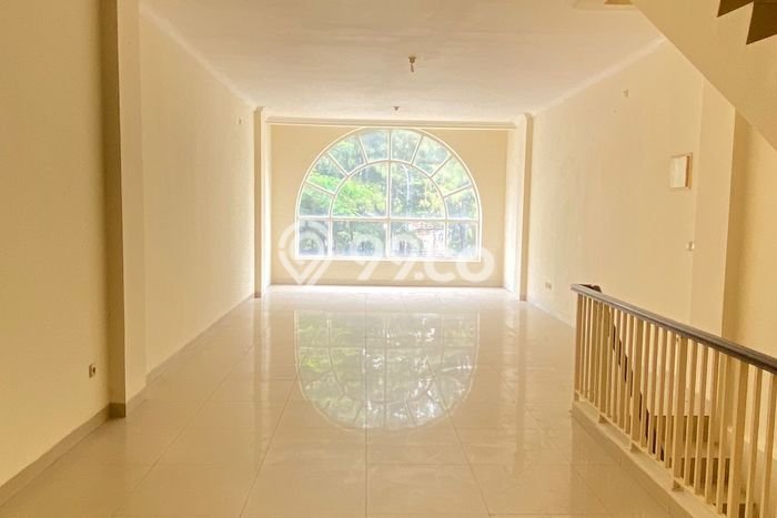 Ruko untuk Disewa di Pusat Jakarta Barat Luas Bangunan 248m2 Ruko untuk Disewa di Pusat Jakarta Barat Luas Bangunan 248m2