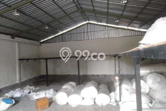 Unit Gudang Disewakan di Mahendradata di Area Ramai & Strategis Unit Gudang Disewakan di Mahendradata di Area Ramai & Strategis