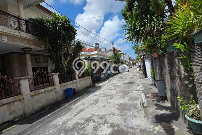 Disewakan! Rumah 5 Kamar Tidur &
3 Kamar Mandi di Pemogan, Denpasar Disewakan! Rumah 5 Kamar Tidur &
3 Kamar Mandi di Pemogan, Denpasar
