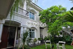 For Sale! Premium House LT 240m2 Desain Modern di Legenda Wisata For Sale! Premium House LT 240m2 Desain Modern di Legenda Wisata