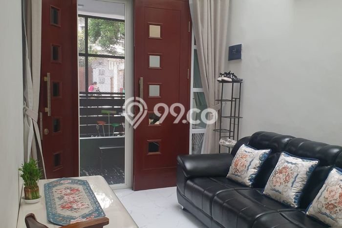 Hunian Mewah Siap Huni LT 215m2 di Kebon Jeruk, Jakarta Barat Hunian Mewah Siap Huni LT 215m2 di Kebon Jeruk, Jakarta Barat