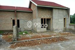 Bisa KPR! Rumah Asri area Jaten, LT 63m² Bangunan 38m² Bisa KPR! Rumah Asri area Jaten, LT 63m² Bangunan 38m²