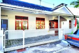 PRIME LOCATION! Rumah area Jaten, 2 KM, Lingkungan Tenang, LT 120m² Bangunan 100m² PRIME LOCATION! Rumah area Jaten, 2 KM, Lingkungan Tenang, LT 120m² Bangunan 100m²