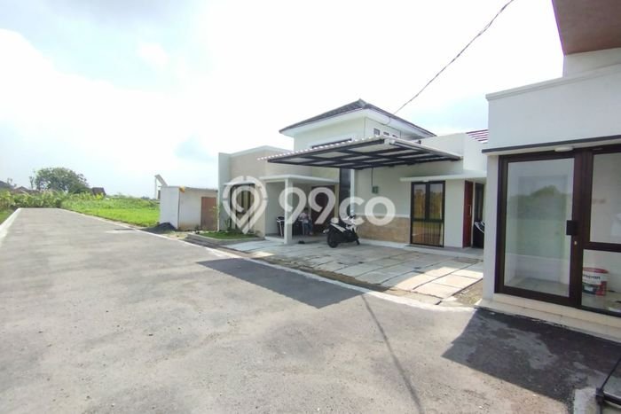 PROPERTI PILIHAN! Rumah di Mojolaban, Luas 145m2m² LB 120m2m² PROPERTI PILIHAN! Rumah di Mojolaban, Luas 145m2m² LB 120m2m²