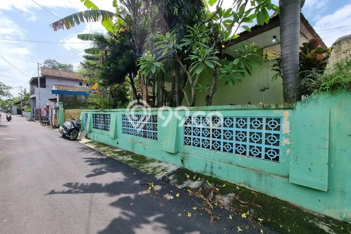 Rumah Strategis Minimalis Lb 150m2 di Banjarsari, Surakarta Rumah Strategis Minimalis Lb 150m2 di Banjarsari, Surakarta