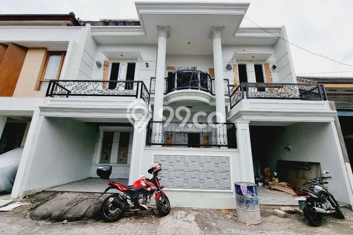 Rumah kawasan Gentan, Sukoharjo, Luas 105m2m² LB 190m2m² Rumah kawasan Gentan, Sukoharjo, Luas 105m2m² LB 190m2m²