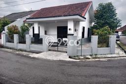 For Sale Rumah 5 Kamar Lokasi Ideal Nyaman dan Strategis di Banjarsari For Sale Rumah 5 Kamar Lokasi Ideal Nyaman dan Strategis di Banjarsari