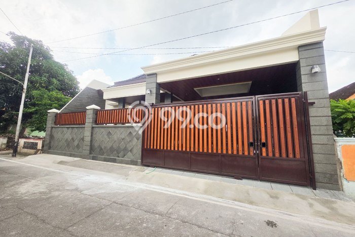 Dijual Rumah Premium dengan Fasilitas Sekitar Lengkap di Banjarsari, Solo Dijual Rumah Premium dengan Fasilitas Sekitar Lengkap di Banjarsari, Solo