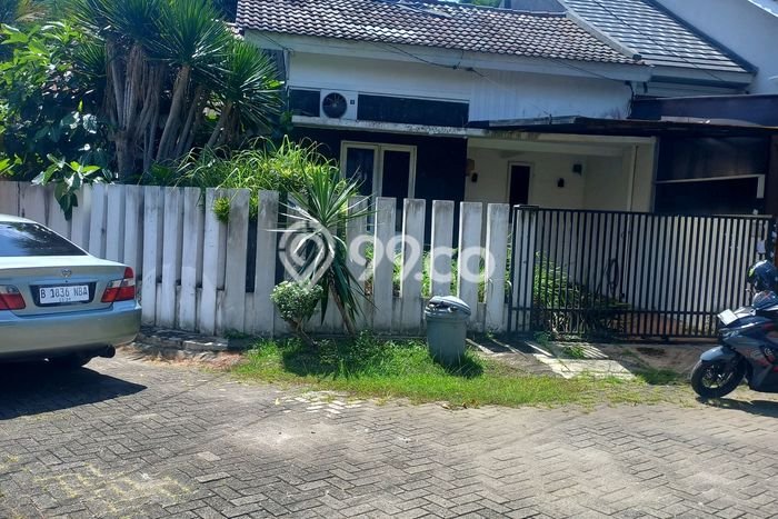 Rumah Luas Asri 3 KT Siap Pakai di BSD Nusaloka Tangerang Rumah Luas Asri 3 KT Siap Pakai di BSD Nusaloka Tangerang