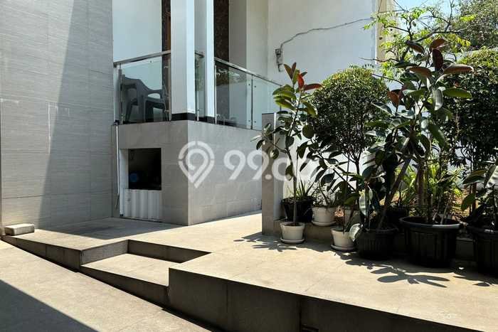 Ready to Use! Luxury House LT 360m2 Desain Elegan di Muara Karang Ready to Use! Luxury House LT 360m2 Desain Elegan di Muara Karang