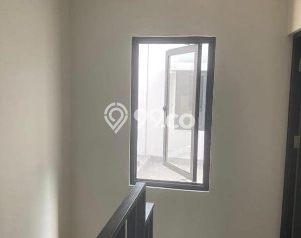 Rumah Modern Cantik 3 KT Bisa Langsung Pindah di BSD Rumah Modern Cantik 3 KT Bisa Langsung Pindah di BSD